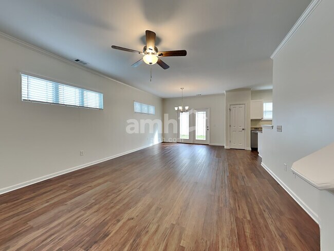 Foto del edificio - 625 Summer Hill Way