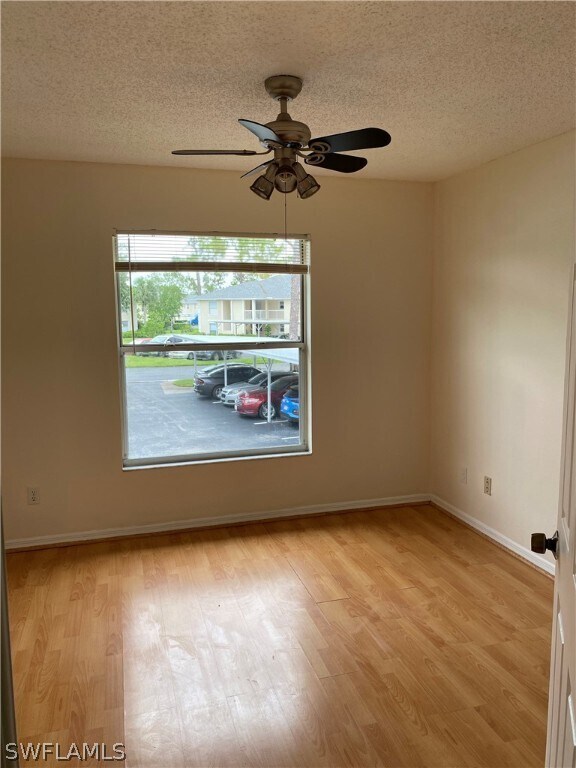 Foto del edificio - 717 Landover Cir