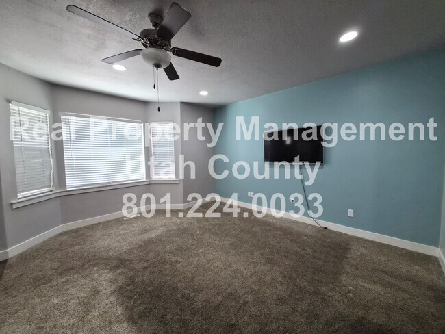 Foto del edificio - Townhome in Eagle Mountain