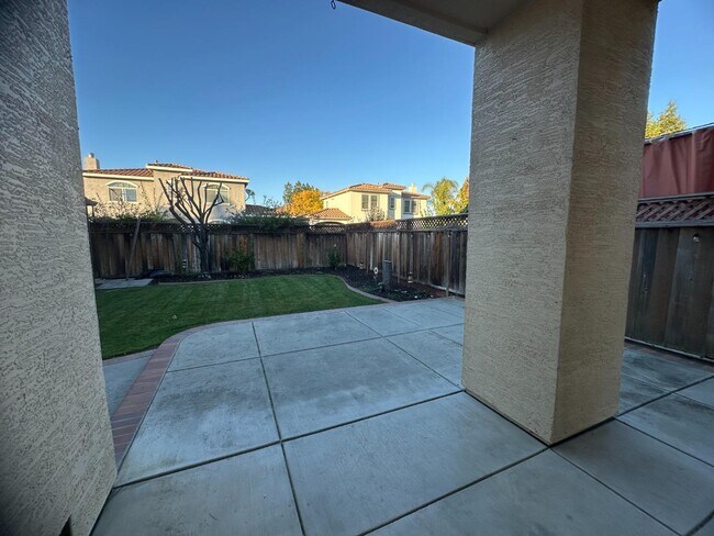 Foto del edificio - 841 Lawrence Dr