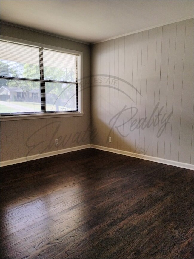 Foto del edificio - Charming Two Bedroom in Triplex in Goodlettsville!