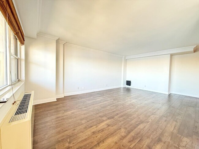 Foto del edificio - 6600 Boulevard E