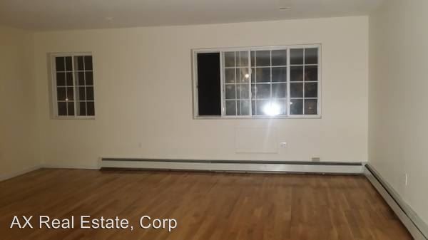 Foto principal - 662 Crotona Park S