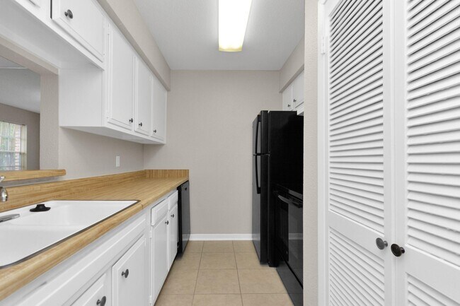 Foto del edificio - 6401 Skyline Dr