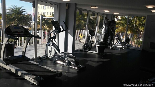 Building Photo - 1255  COLLINS AV 208 Miami Beach Fl 33139