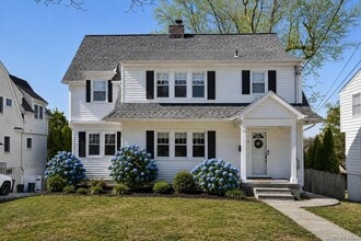 Building Photo - 9 Rutgers Pl