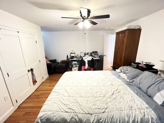 Foto del edificio - 489 Main St