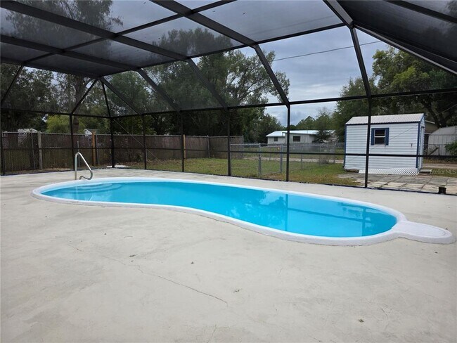 Foto del edificio - 5611 6th St