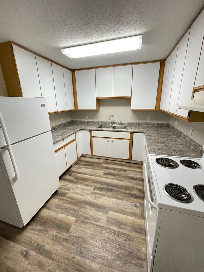 Foto del edificio - 321-323 N 3rd Ave W