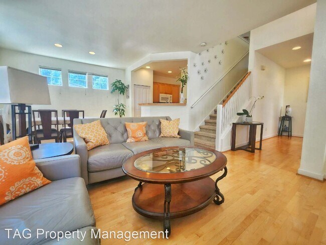 Building Photo - 3 br, 2.5 bath House - 205 Newport Wy NW #B-1