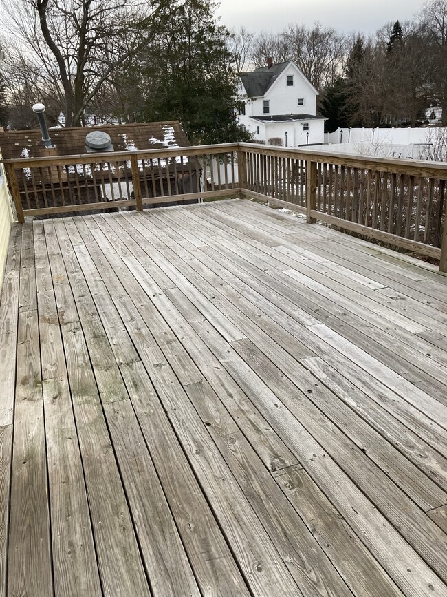 Building Photo - 19 Indian Neck Ave
