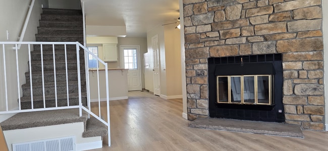 Foto del edificio - 9824 W Cornell Pl