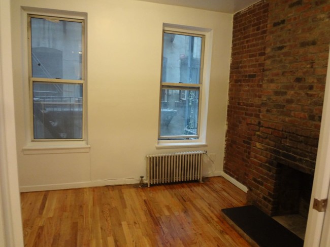 Building Photo - 247 W 26th St
