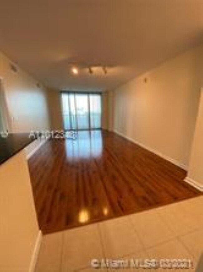Building Photo - 325 S Biscayne Blvd