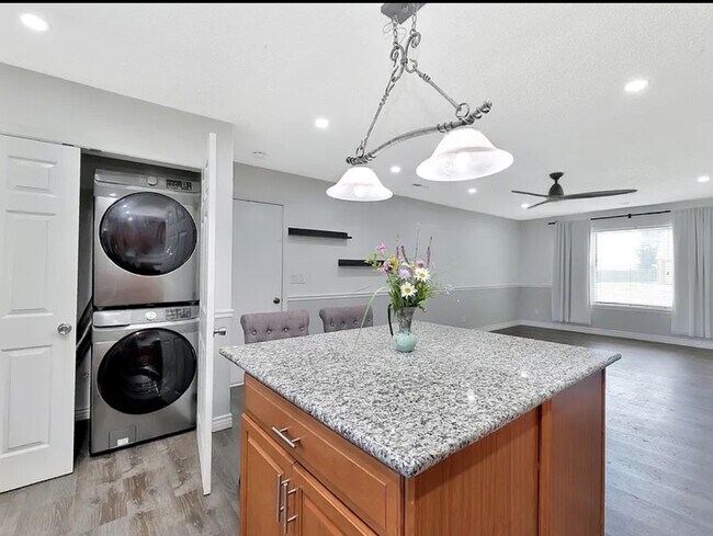 Foto del edificio - 305 Valleyview Ct