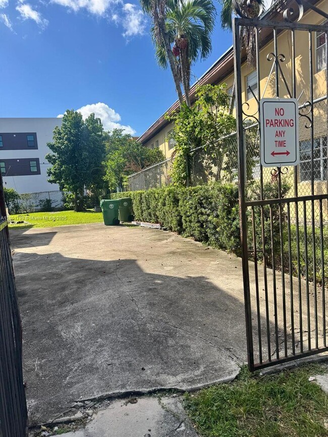 Foto del edificio - 1036 NW 3rd St
