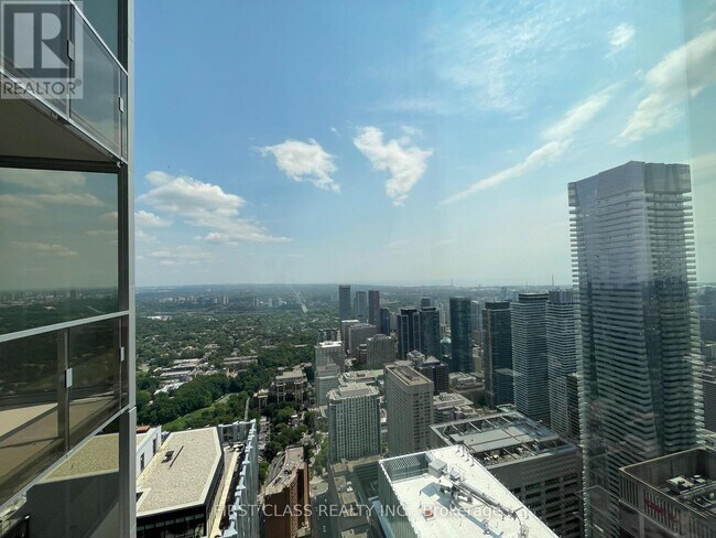 Photo du bâtiment - 11-6311 Yorkville Ave