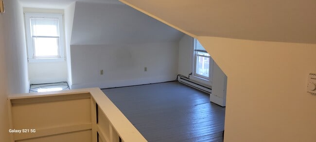 Building Photo - 731 Berwyn Ave