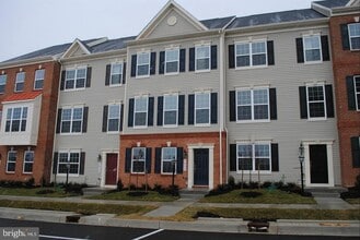Building Photo - 7035 Southmoor St