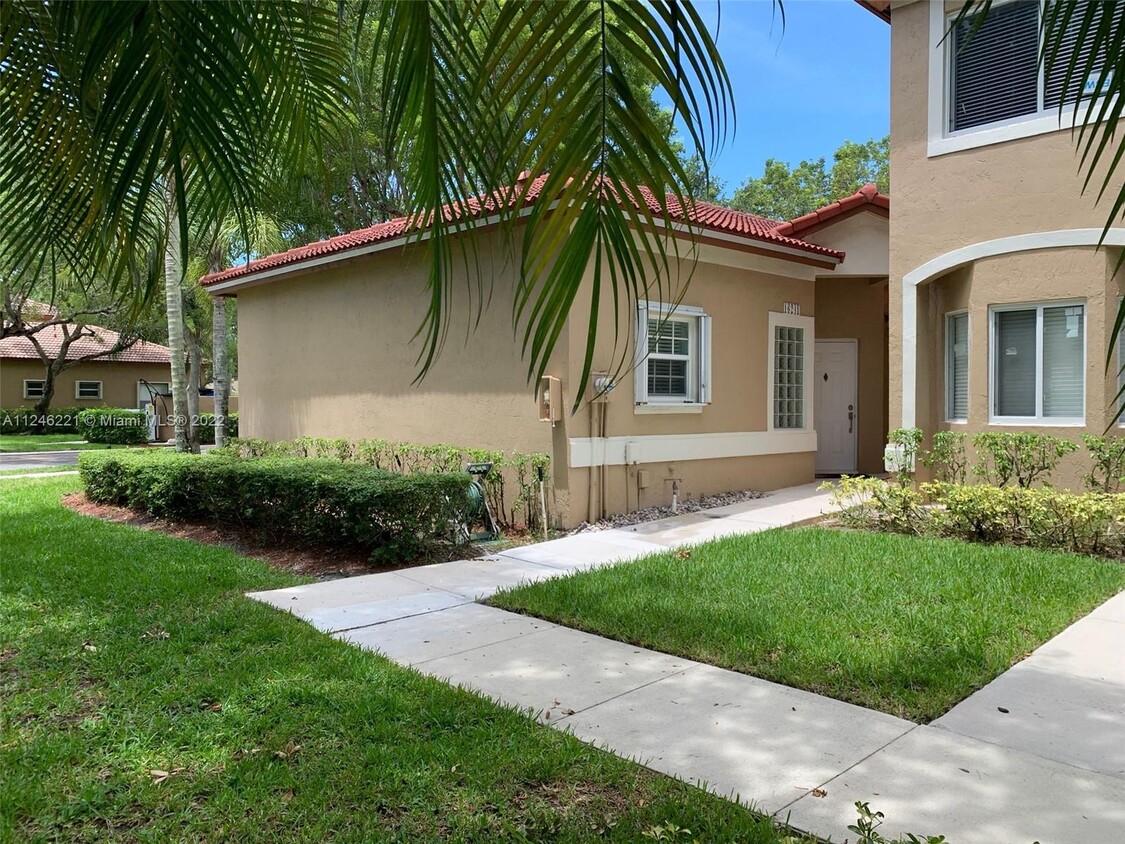 16241 Emerald Cove Rd, Weston, FL 33331 - Townhouse for Rent in Weston ...