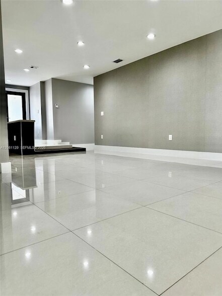 Foto del edificio - 12851 NW 11th St