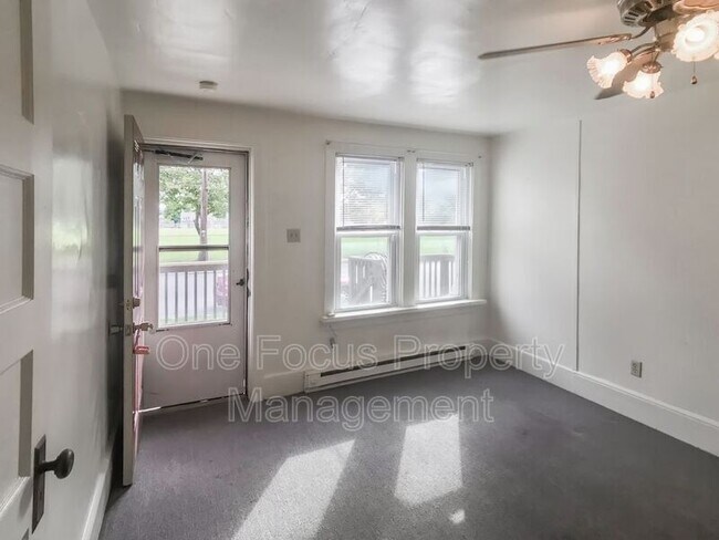 Building Photo - 607 Walnut Street