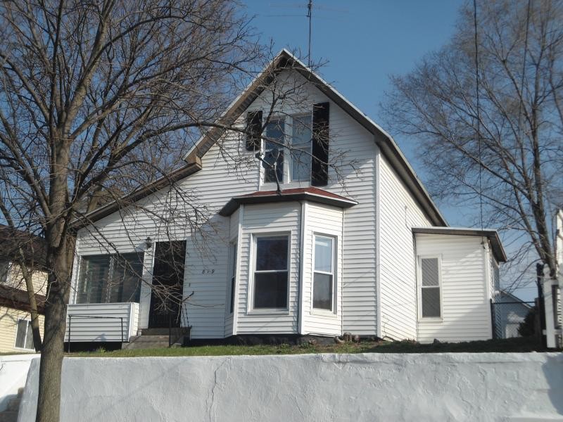 Primary Photo - 819 Baxter St. Se