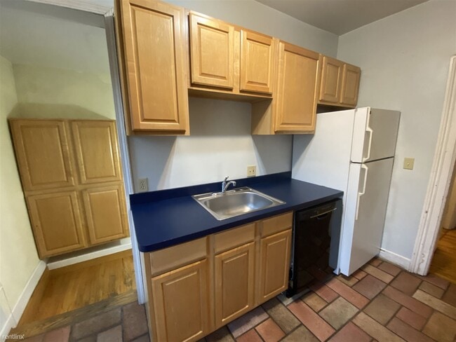 Building Photo - 6 br, 2 bath House - 545 Packard St # 1 54...