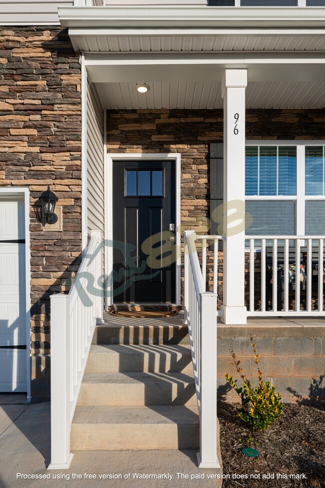 Foto del edificio - 96 Farmwood Ln