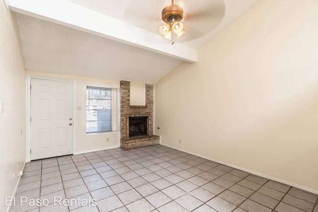Building Photo - 667 White Cliffs Dr