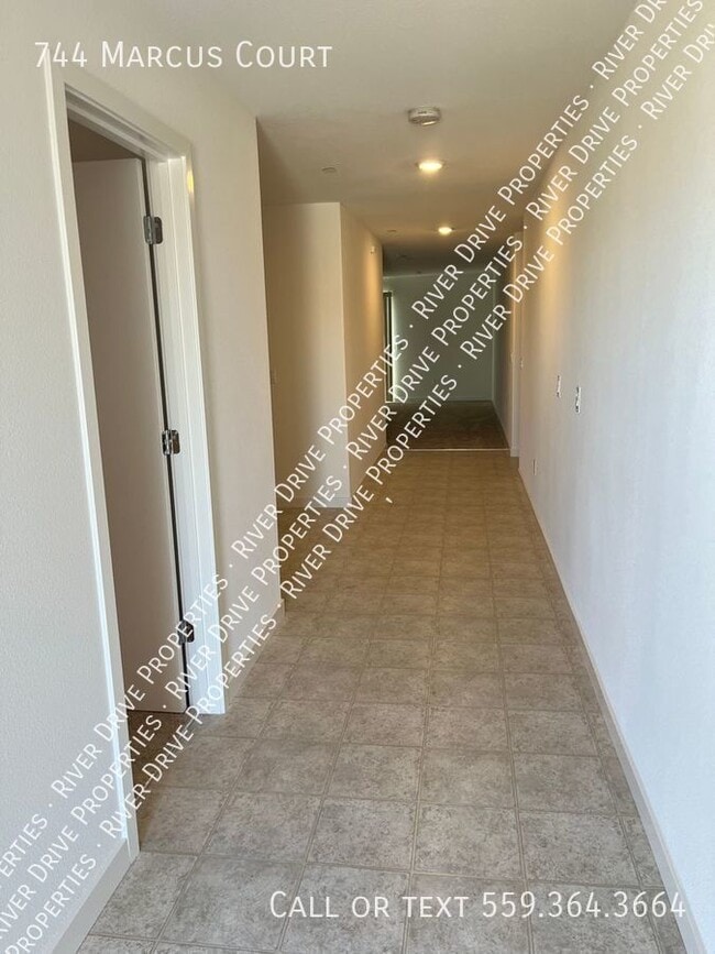 Foto del edificio - Reduced Today This Beautiful New Build Rea...