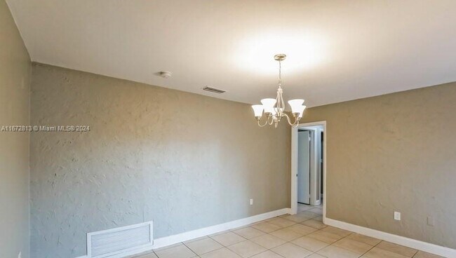 Foto del edificio - 8390 NW 24th St