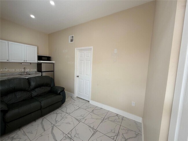 Foto del edificio - 18255 SW 145th Ave