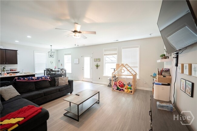 Building Photo - 54 Shuman St
