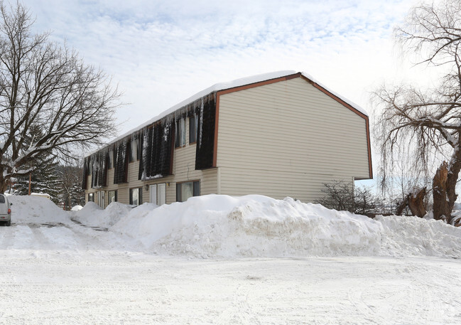 Foto del edificio - Fonda Town Houses