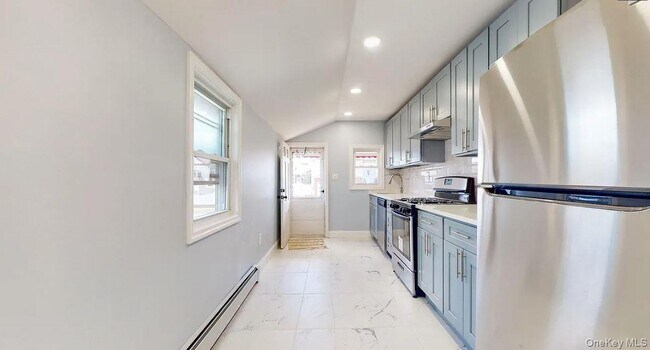 Foto del edificio - 132 Shaw Ave