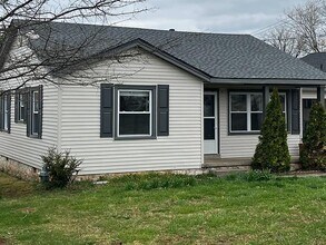 Building Photo - 805 Nutwood St