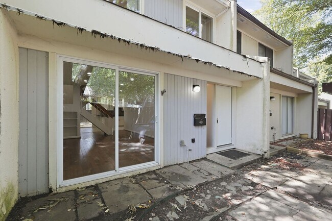 Foto del edificio - 2366 Southgate Square