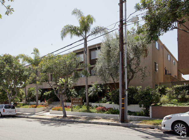 Foto del edificio - Spencer Plaza