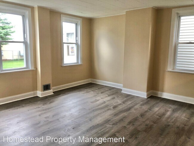 Building Photo - 3 br, 1 bath House - 26 N Diamond St