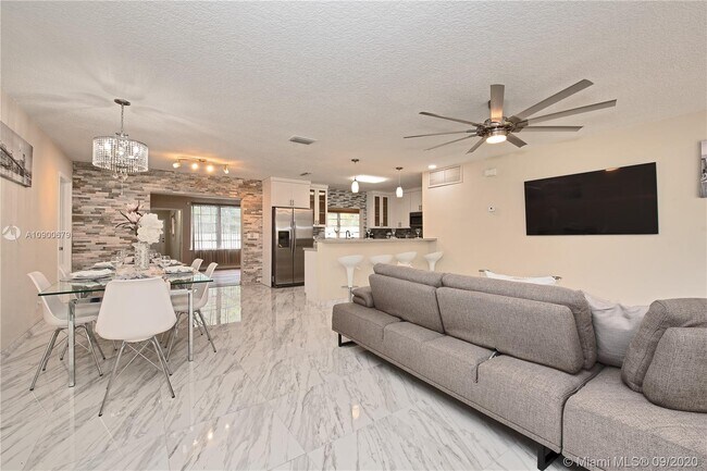 Foto del edificio - 5300 Pierce St