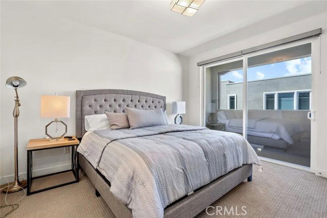 Foto del edificio - 985 Doheny Way