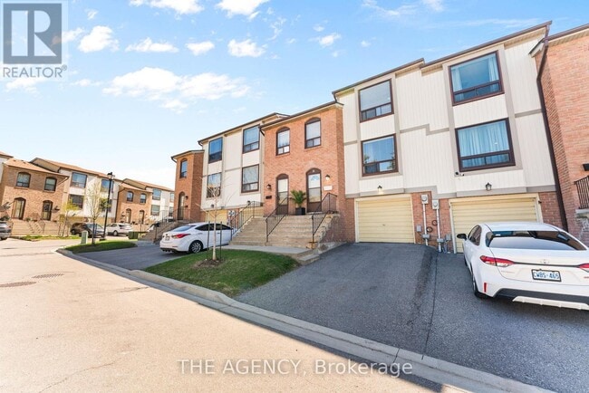 Building Photo - 35-35 McMullen Crescent