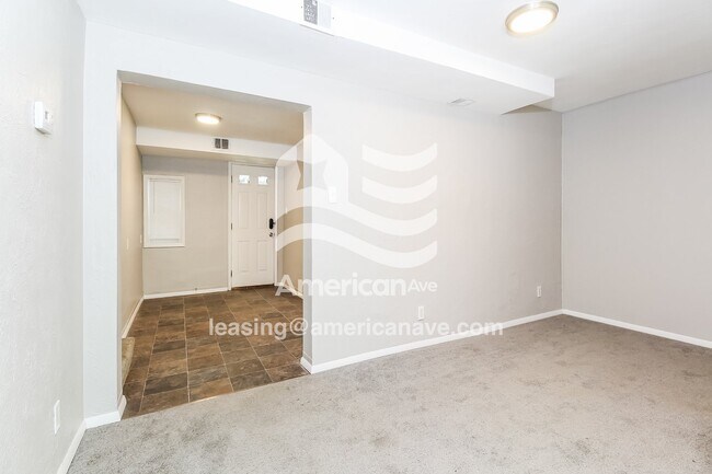 Foto del edificio - 1407 Maple Ave
