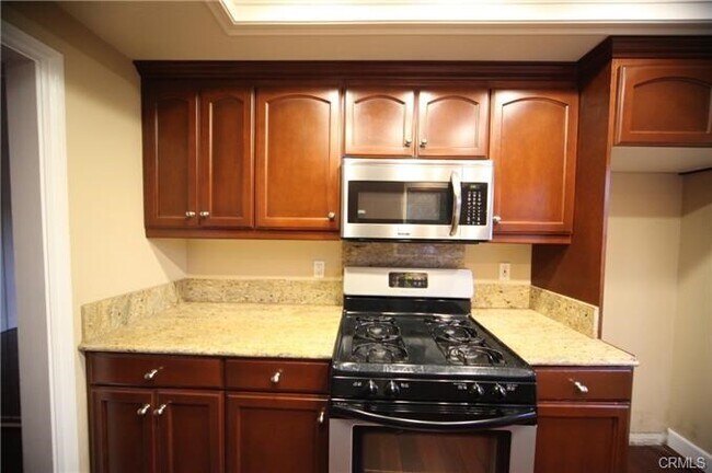 Building Photo - 57 Smokestone