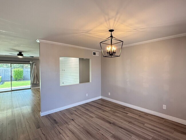 Building Photo - 1742 S Hall