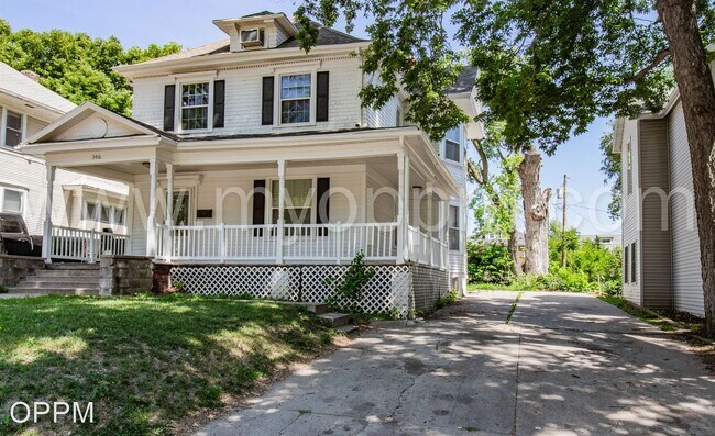 Foto del edificio - 4 br, 2 bath House - 3416 Burt St