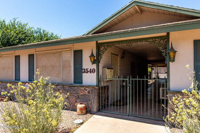 Building Photo - 3540 E Montecito Ave
