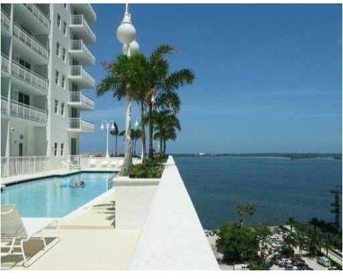 Building Photo - 1200 Brickell Bay Dr