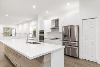 Building Photo - 776 Lavender Cir